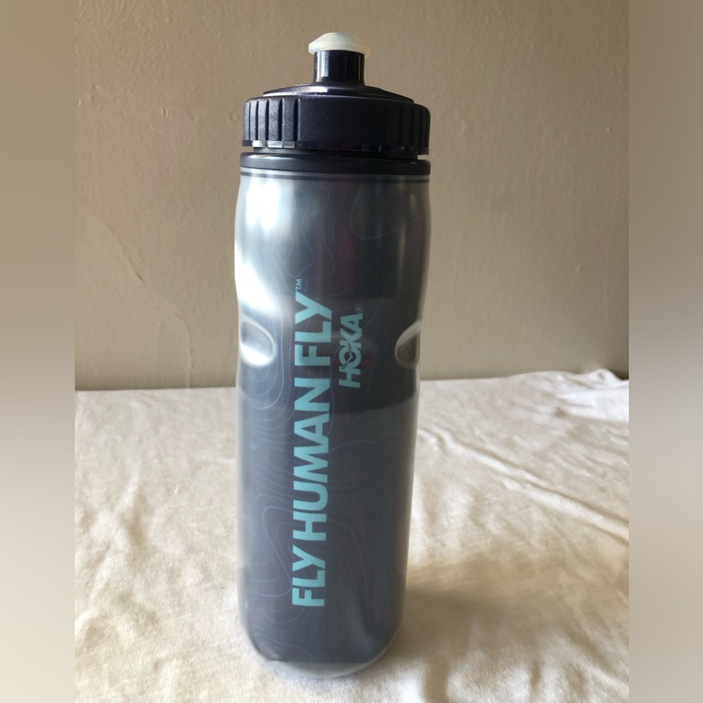 Hoka bottle water 💦 20oz NEW